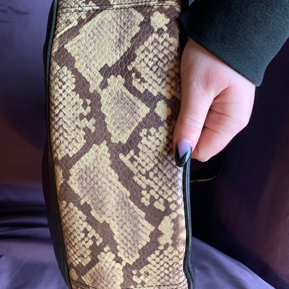 Authentic Coach Snakeskin detailed black handbag - Picture 3 of 7